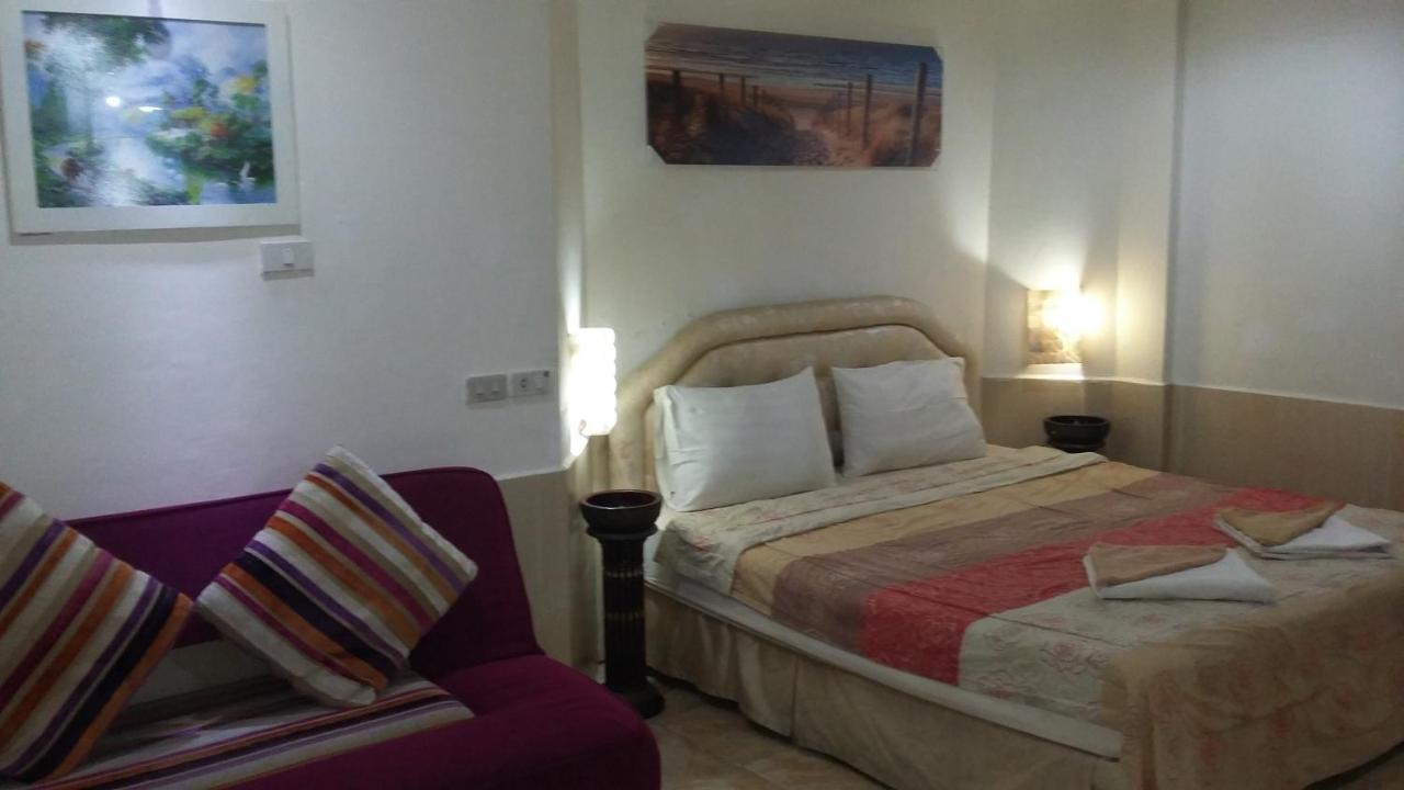 Jasmin Guest House Pattaya Luaran gambar